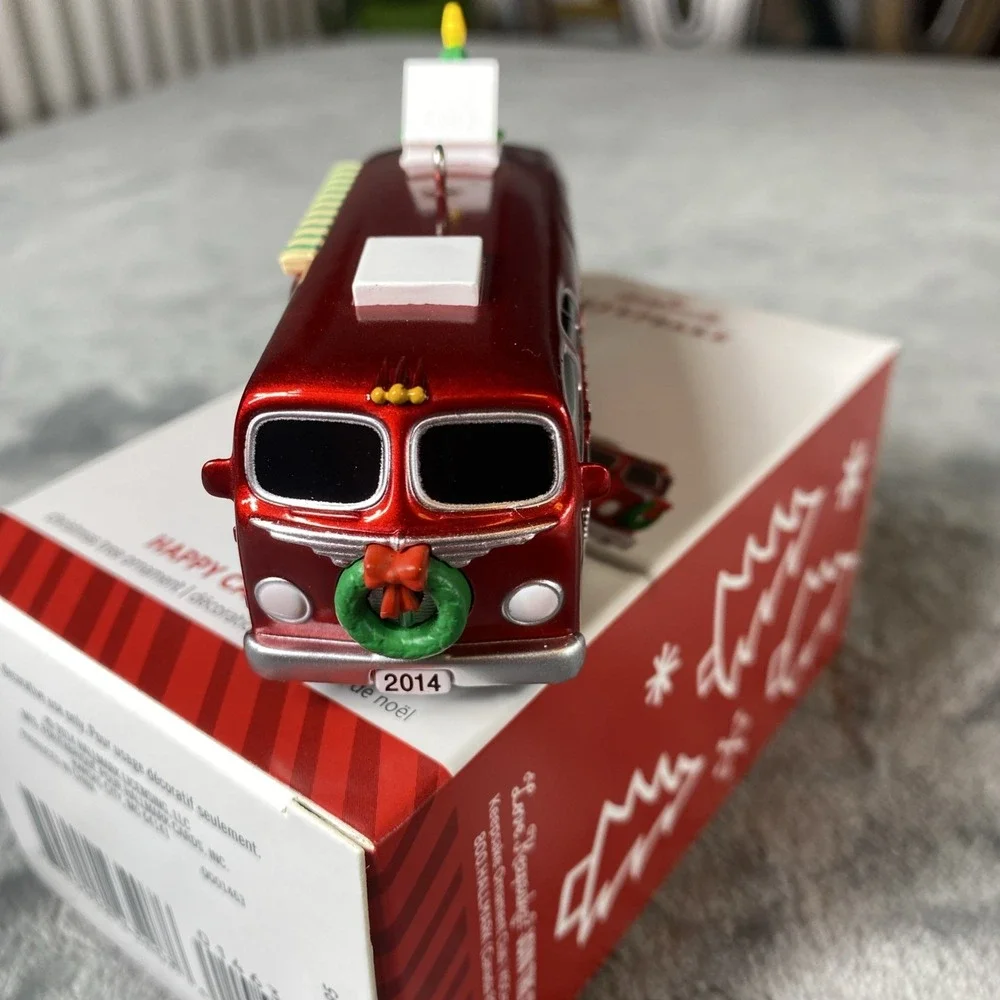 Hallmark 2014 Happy Campers RV Keepsake Christmas Ornament Retro Motor Home